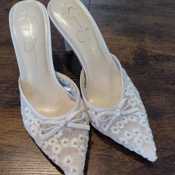 Jessica Simpson Cream Floral Heels - Picture 1 of 5
